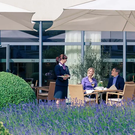 Mercure Am Rathaus מלון