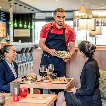 Mercure Am Rathaus מלון