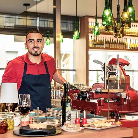 Mercure Am Rathaus 3* מאנהיים