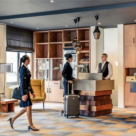 מלון Mercure Am Rathaus 3*