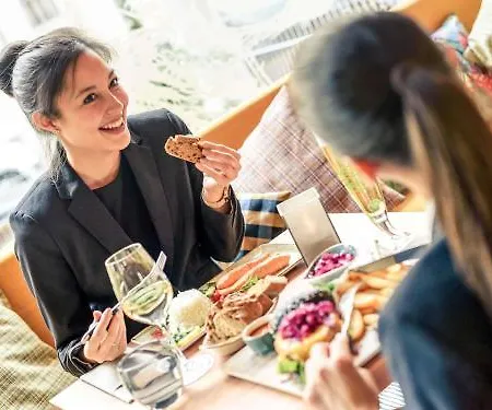 Mercure Am Rathaus 3*