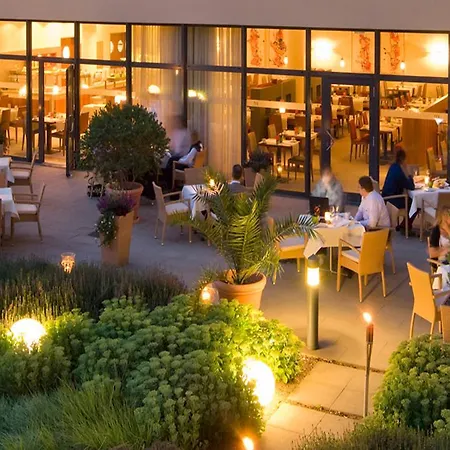 מלון Mercure Am Rathaus 3*