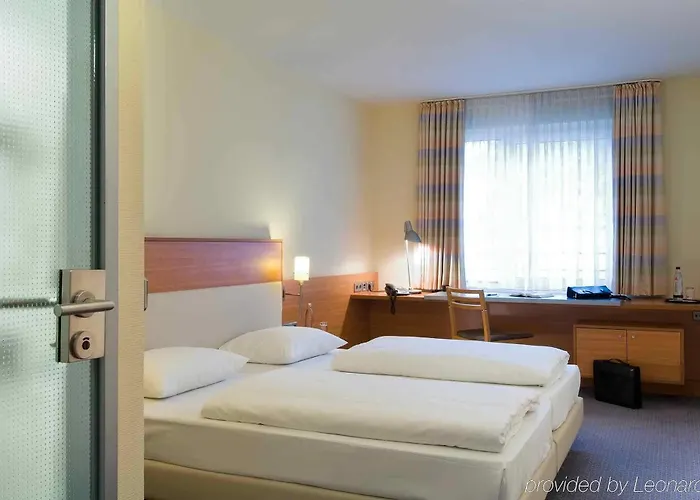 Отель Mercure Am Rathaus 3*