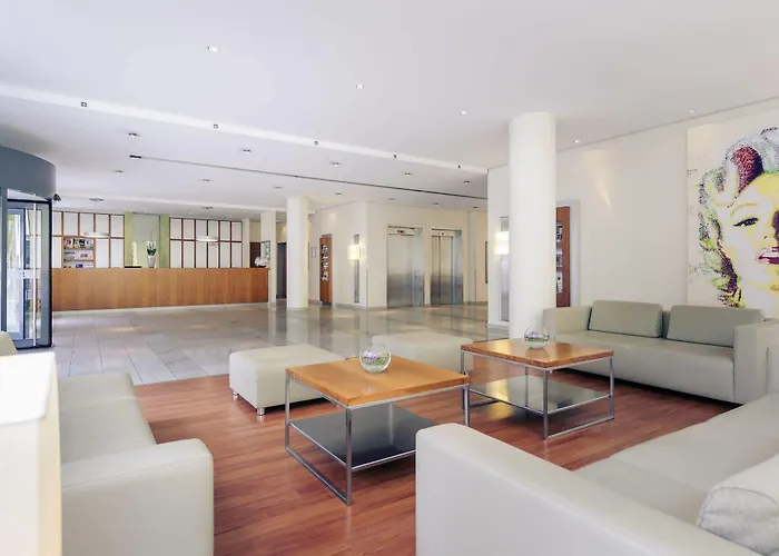 Mercure Am Rathaus 3*